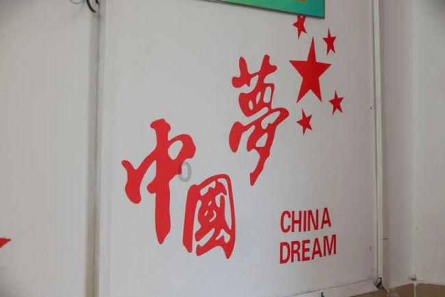复旦大学校友年会隆重举行,花皙蔻主理人韩婕珺赞助母校活动